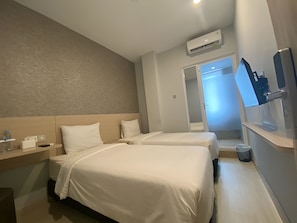 Superior-Zweibettzimmer, 1 Einzelbett | Schreibtisch, kostenloses WLAN, Bettwäsche