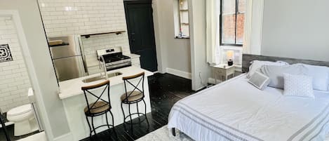 1 chambre, bureau, Wi-Fi, draps fournis