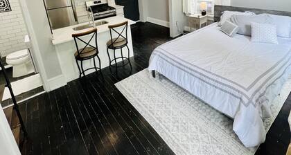 Lovely Studio in the Hills of Eden