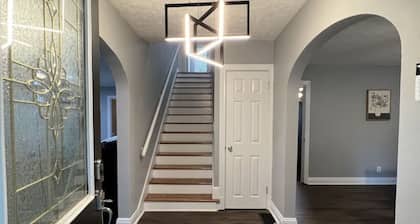 6BR House Near Kentucky Exposition Center with Pool