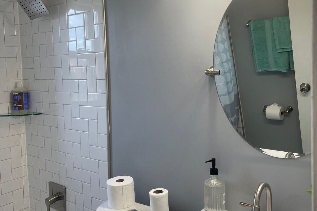 Minutes from I-395, I295 & Capitol Hill! 15 minutes from the all new MGM Casino!