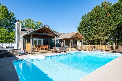 Pool Home~Basketball~Hot Tub~Firepit~Diving Board