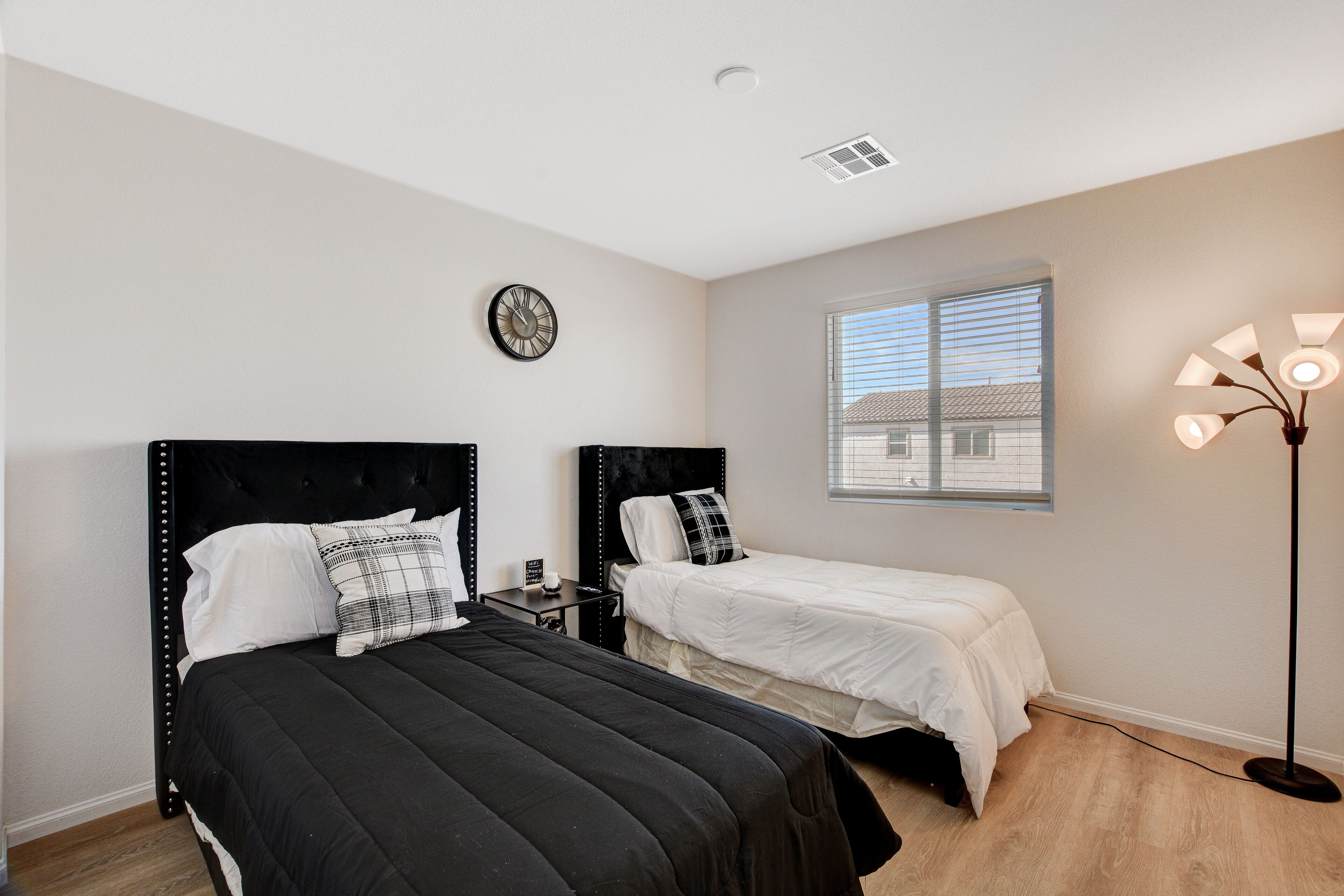 Cheerful 4 Bedroom Home w/ Indoor Fireplace