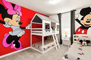 4 chambres, fer et planche à repasser, Wi-Fi, literie fournie
