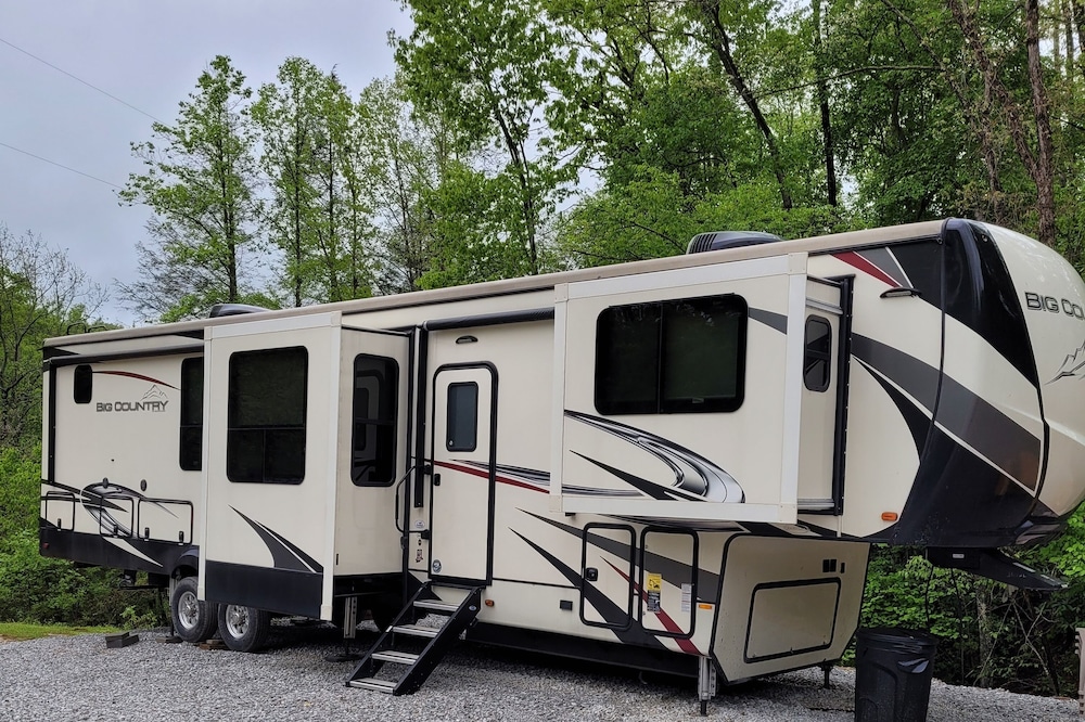 Spacious RV near ATV trails