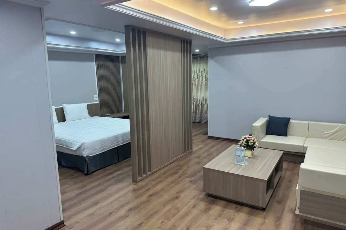 Chambre Deluxe (Twin, Window) | Minibar, bureau, Wi-Fi gratuit, draps fournis