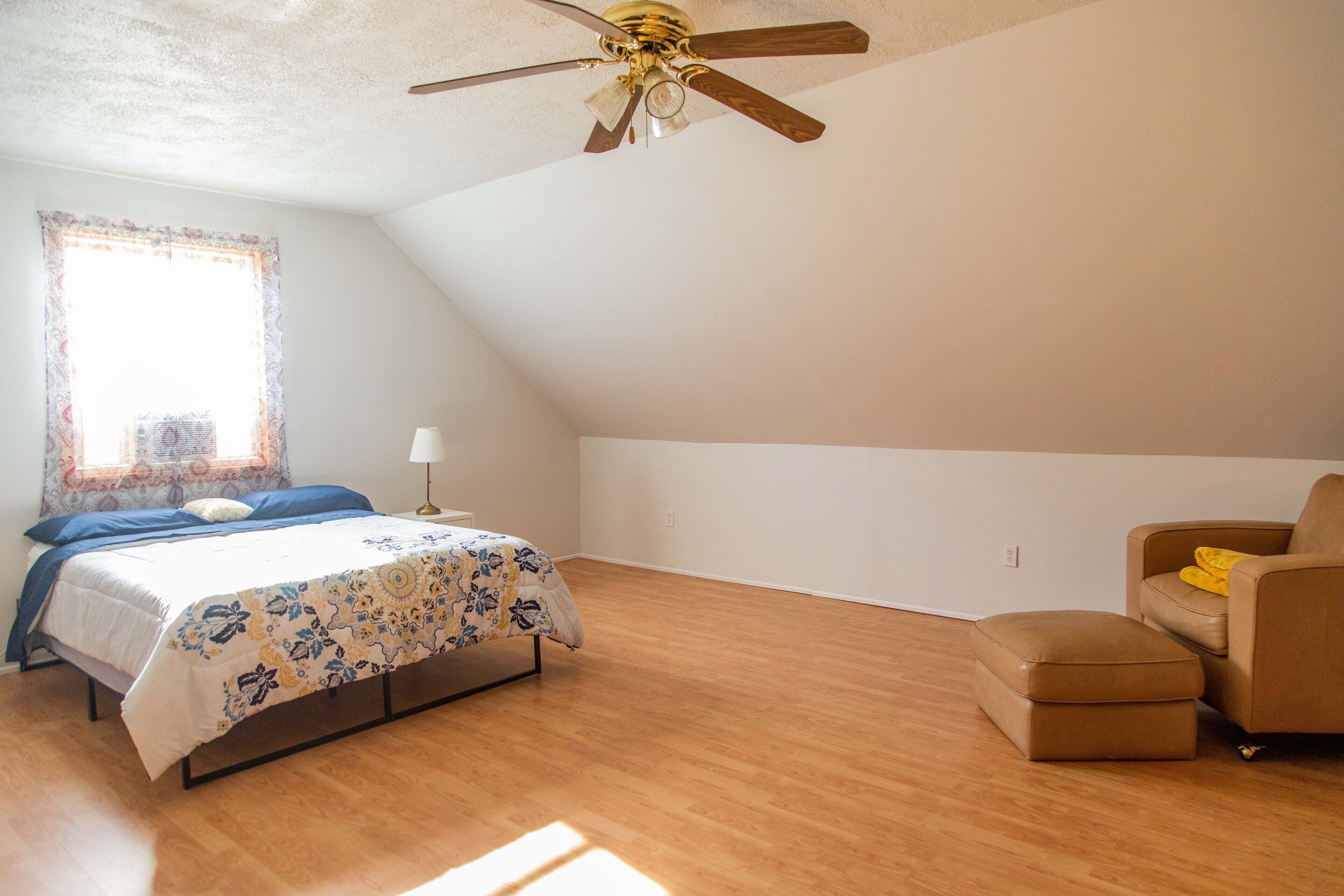 Loft style apartment close to activities and restaurants