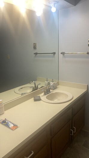 Bathroom - One Bedroom with all the comfort you can imagine (Tolland)