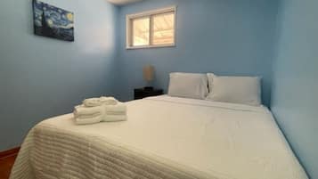 3 bedrooms, iron/ironing board, free WiFi, bed sheets