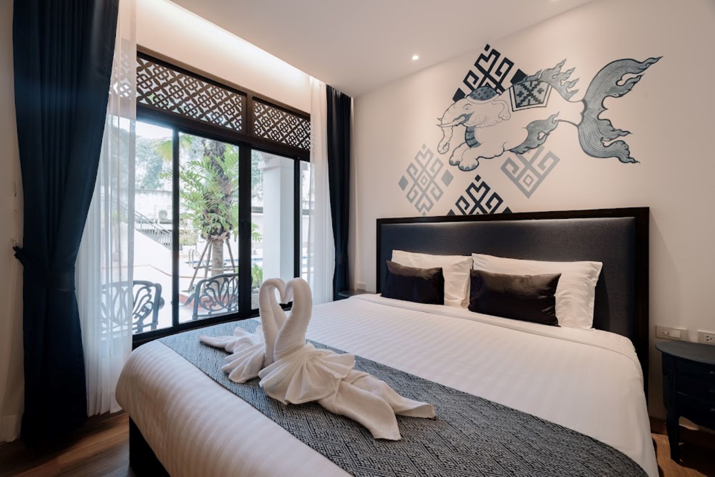 Habitación estándar doble, vistas a la piscina | Caja fuerte, wifi gratis, ropa de cama