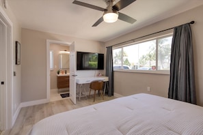 3 habitaciones, tabla de planchar con plancha y cuna de viaje