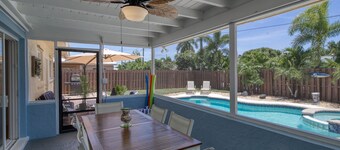 Sunshine Villa Paradise - 4 min to the Beach with Heated Pool