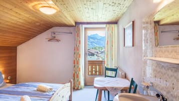 4 bedrooms, free WiFi, bed sheets