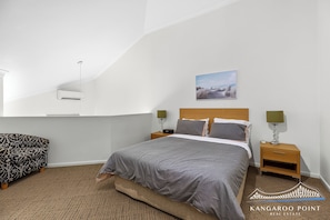 3 bedrooms, iron/ironing board, free WiFi, bed sheets - Lovely 3 Bedroom, 2 Level Unit with Wi-fi & Pool close to Transport (Kangaroo Point)