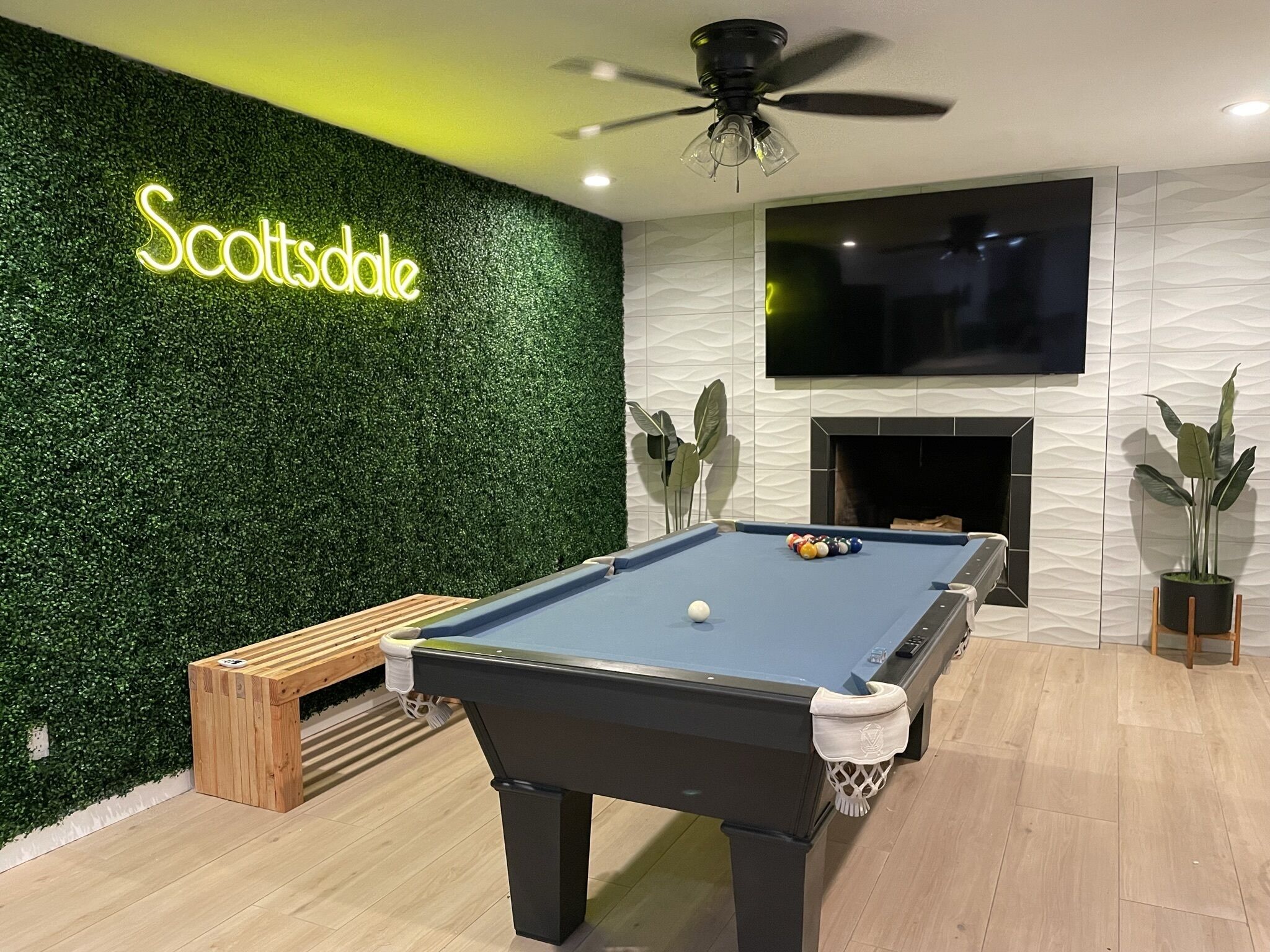 *NEW* Fun 3BR pool home with outdoor shower & bar