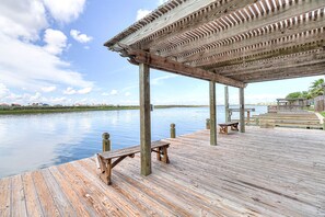 Property grounds - Coastal Bend condo with pool, boat slips, & fishing dock - walk to beach (Corpus Christi)
