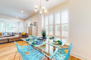 Dining - Bayside Resort family home w/ central AC and access to pools & tennis (Selbyville)