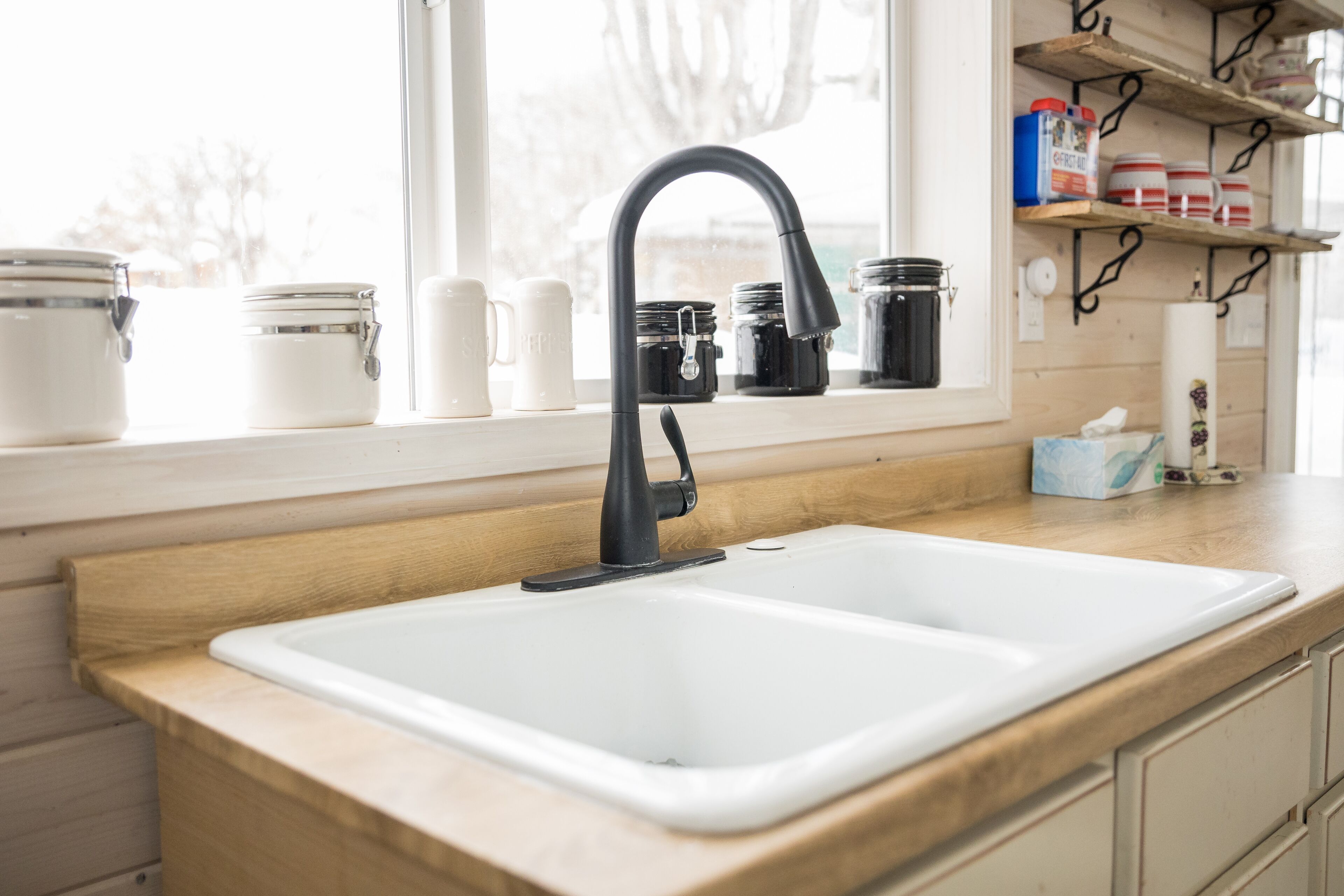 Luxurious country home+ river + petting zoo + sleep number beds + massage chair.