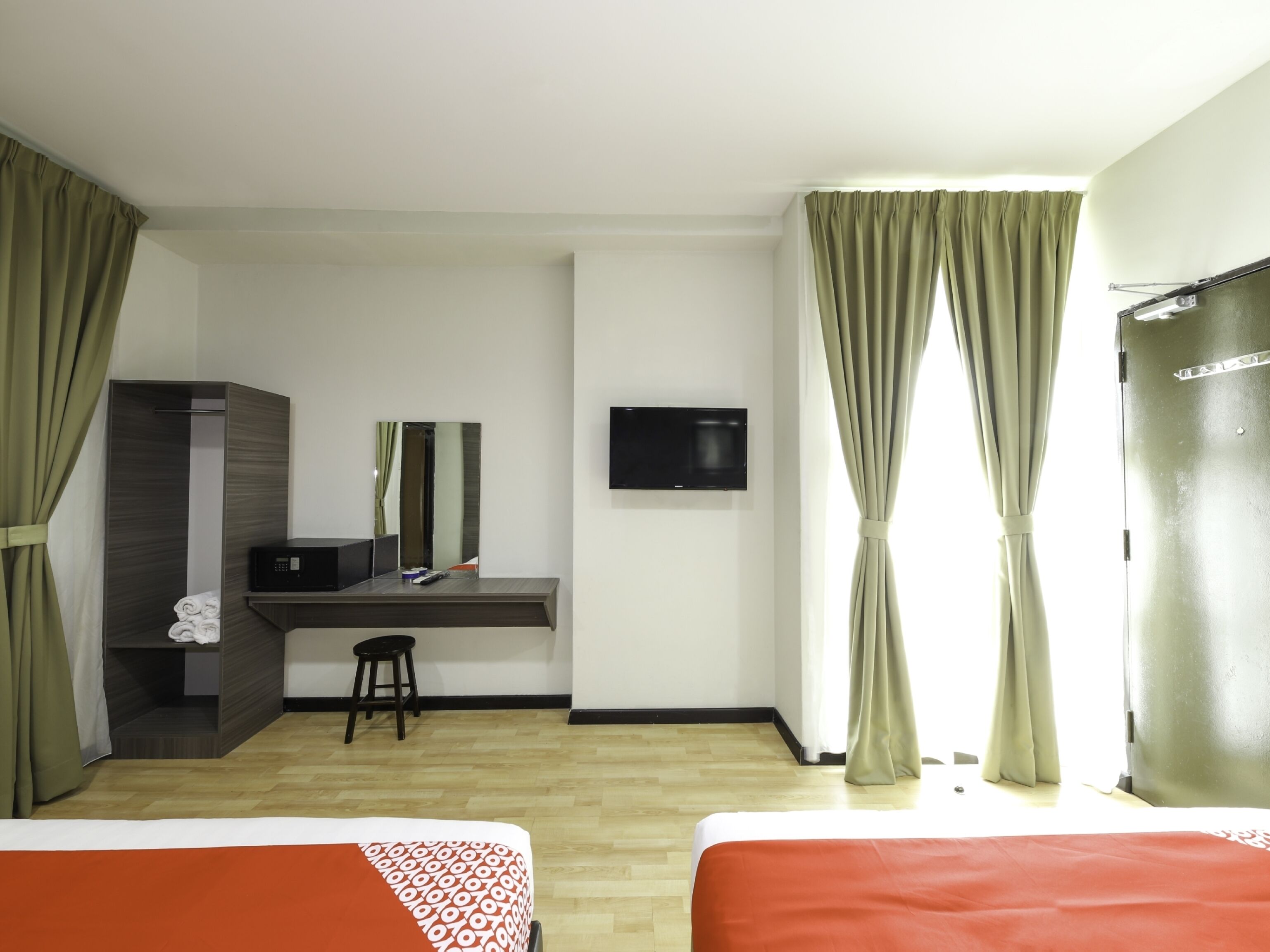 family suite | bed sheets