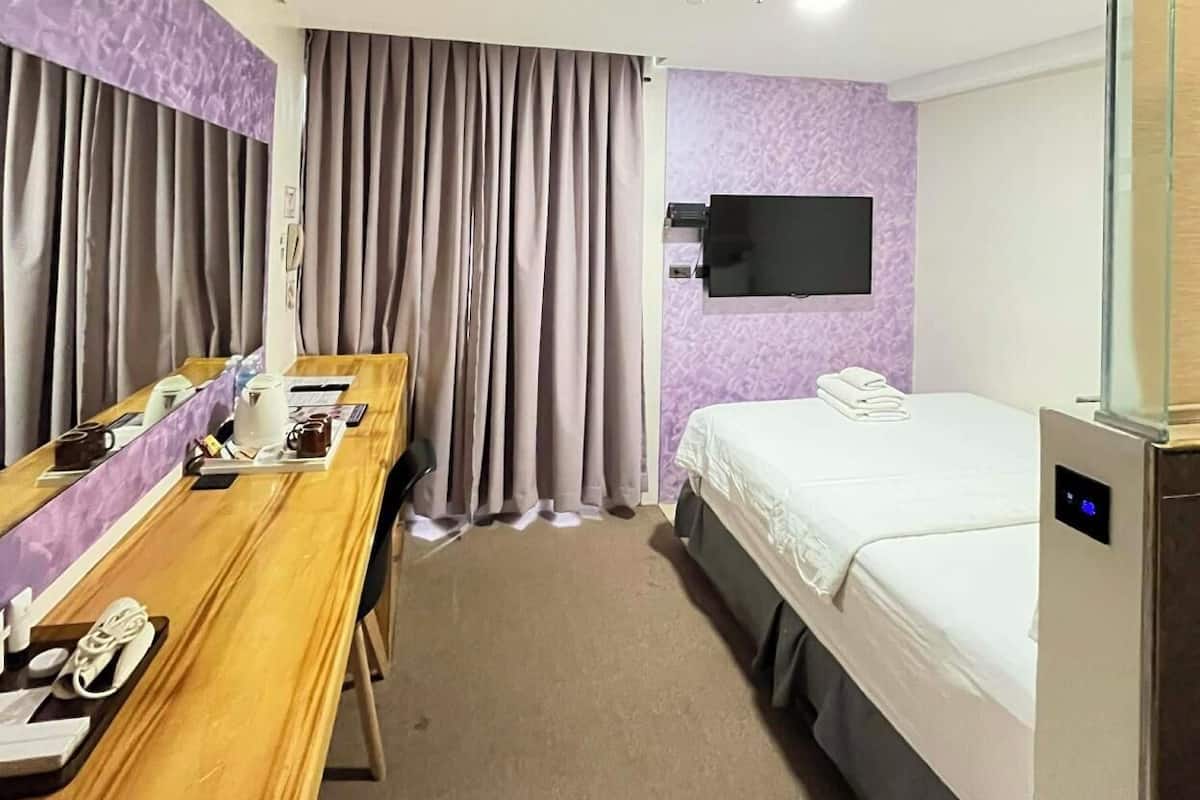 Chambre Deluxe, 1 grand lit, non-fumeurs | Draps en coton égyptien, literie de qualité supérieure, surmatelas