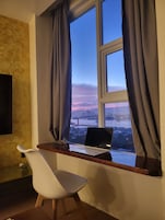 이집트산 면 시트, 고급 침구, 필로우탑 침대, 무료 미니바 품목