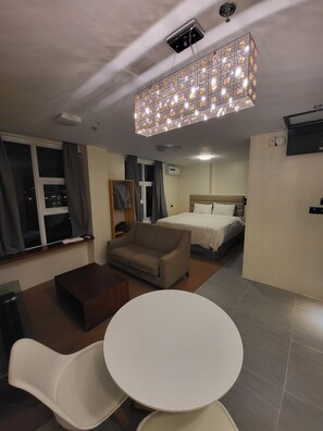 Egyptian cotton sheets, premium bedding, pillow-top beds