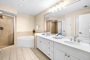 Shower, hair dryer, towels, shampoo - Modern Coastal Retreat Near Miramar Beach With EV Charging Capablities (Destin)