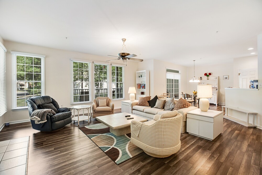 Bear Trap Dunes 1st floor condo w/ central AC, private W/D, and gas fireplace
