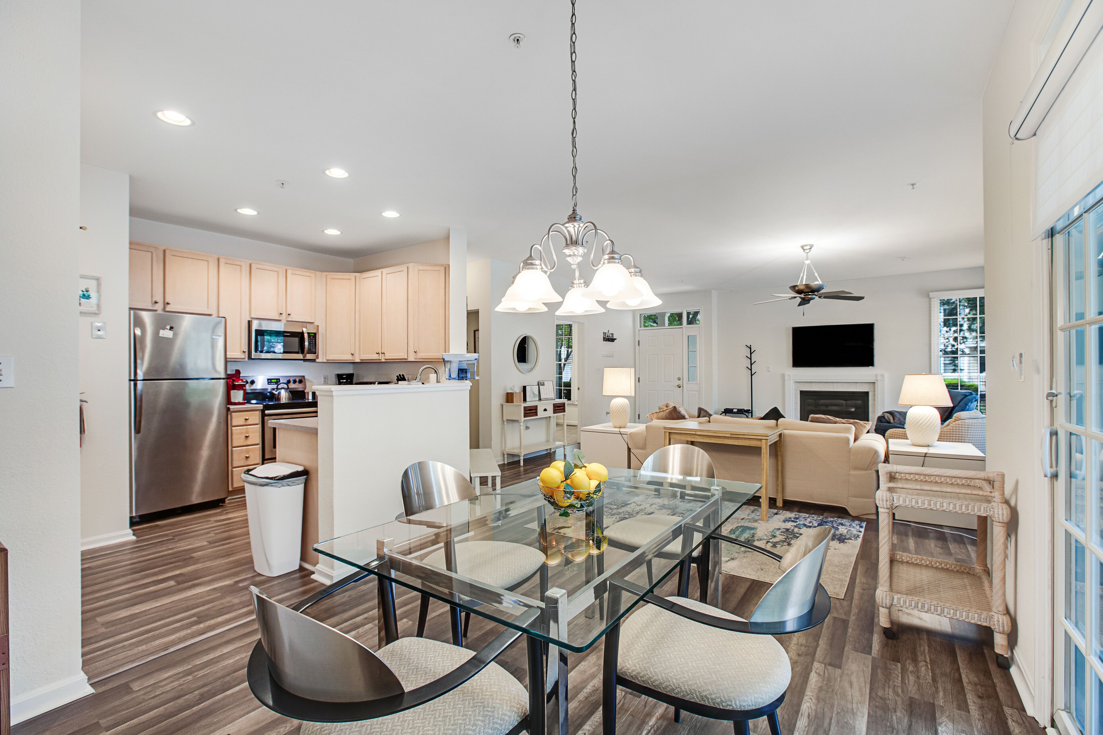 Bear Trap Dunes 1st floor condo w/ central AC, private W/D, and gas fireplace