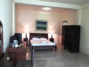 디럭스 더블룸 | 필로우탑 침대, 책상, 노트북 작업 공간, 암막 커튼