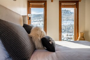 4 soverom, strykejern/-brett, wi-fi og sengetøy