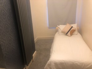 3 habitaciones, tabla de planchar con plancha y wifi gratis 