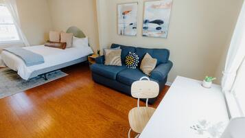 3 habitaciones, escritorio, tabla de planchar con plancha y wifi gratis