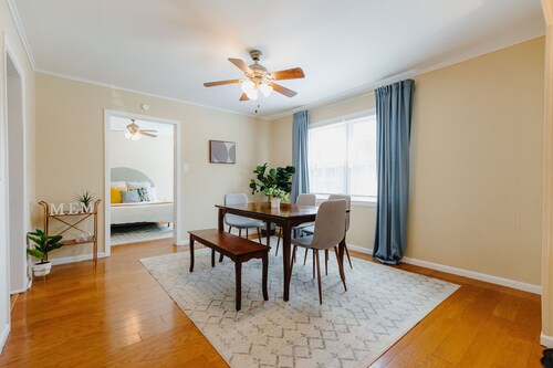 Centrally Located 3BR Overton Square Free Parking Yes Pets