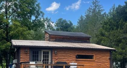 Ligonier Creekside Cabin in Laurel Highlands