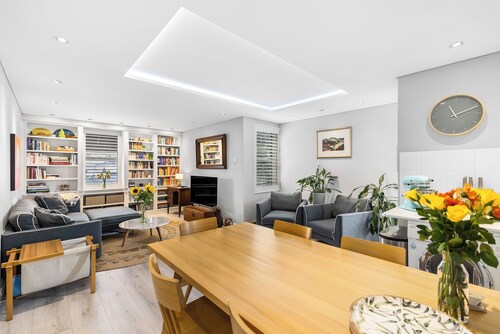 Stylish Two Bedroom Unit in Ascot