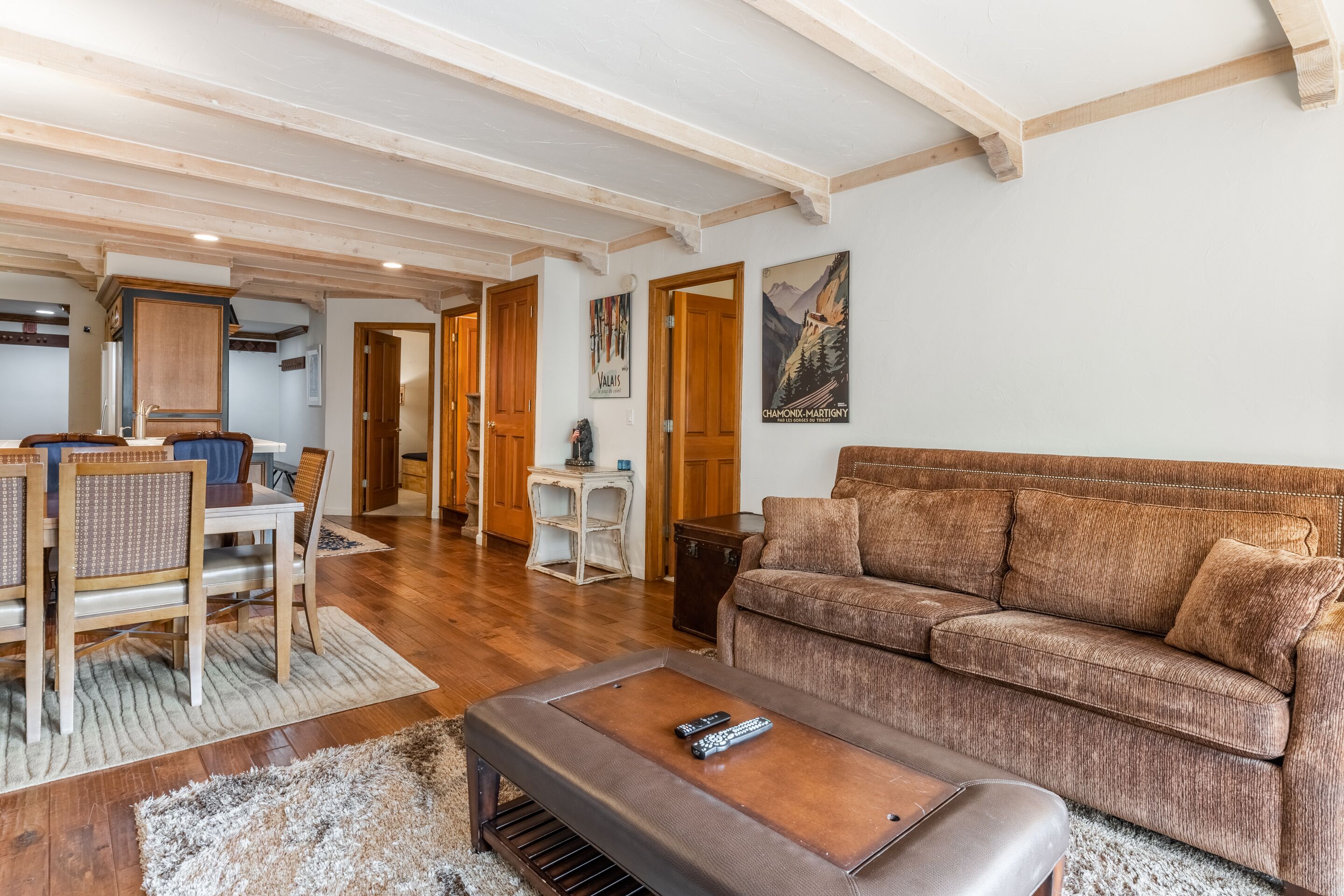 Walk to Lift Updated 2 Bedroom 2 and a Half Bathrooms 1849 Condos 209 Steps to Canyon Lodge Sleeps 6