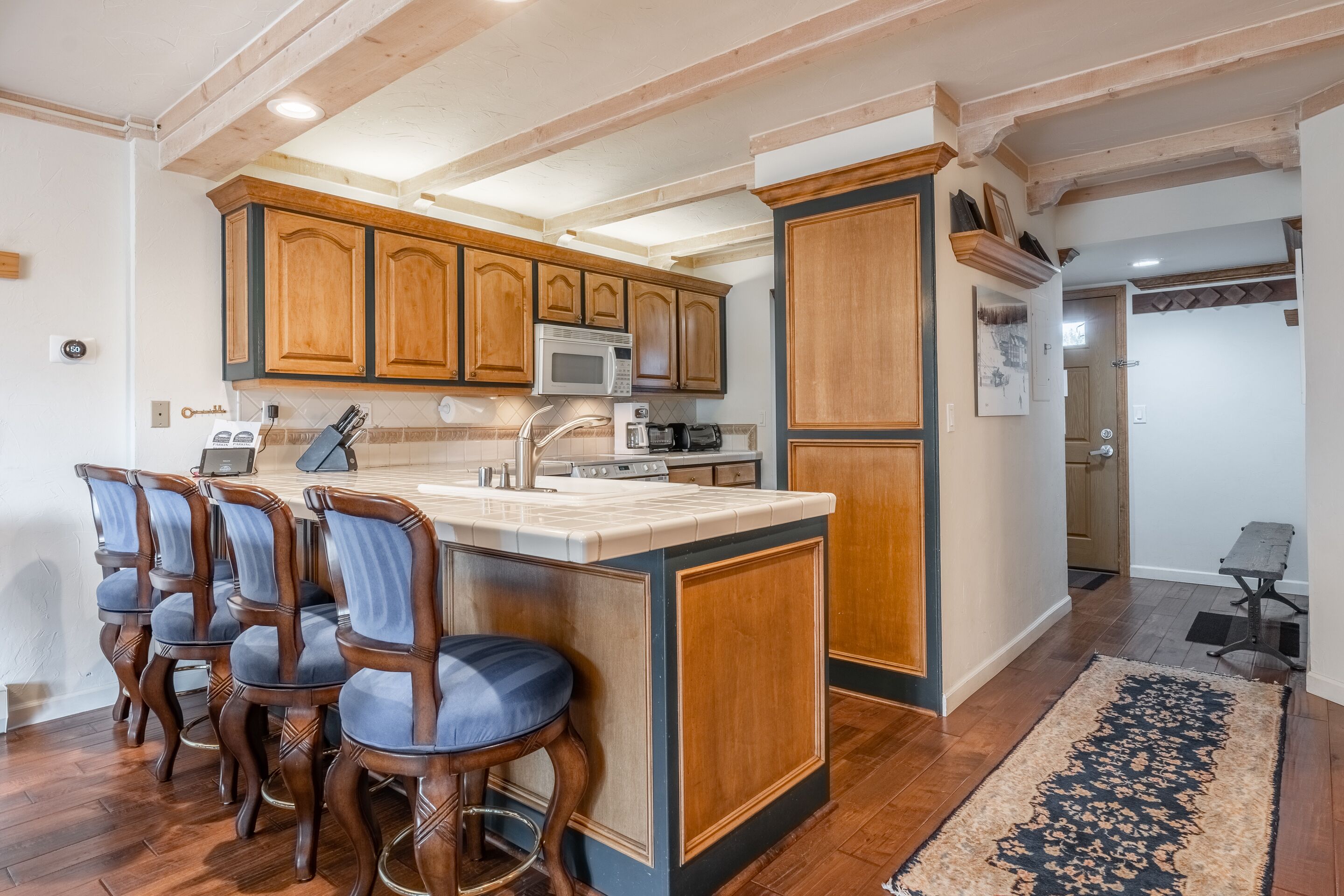 Walk to Lift Updated 2 Bedroom 2 and a Half Bathrooms 1849 Condos 209 Steps to Canyon Lodge Sleeps 6