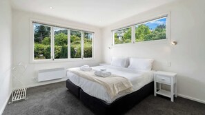 5 chambres, fer et planche à repasser, Wi-Fi gratuit, draps fournis