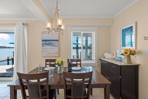 Dining - Manatee at Coastal Breeze | Stunning Bay Views | Walk to Beach | Dock Access | Fishing | Beach Gear (Sarasota)