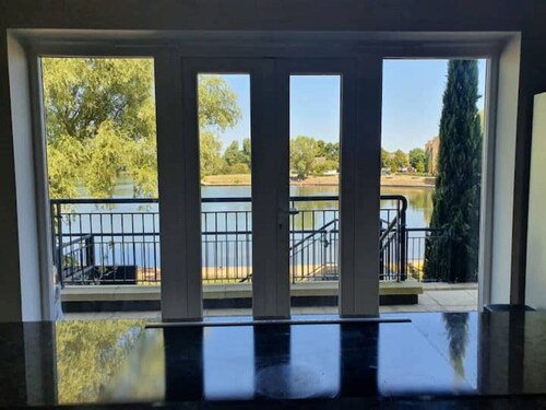 Executive Lakeside 4 Bed Townhouse