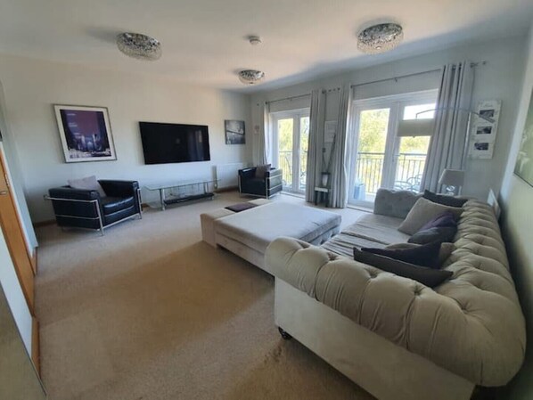 Téléviseur connecté, lecteur de DVD, écran d’ordinateur, imprimante