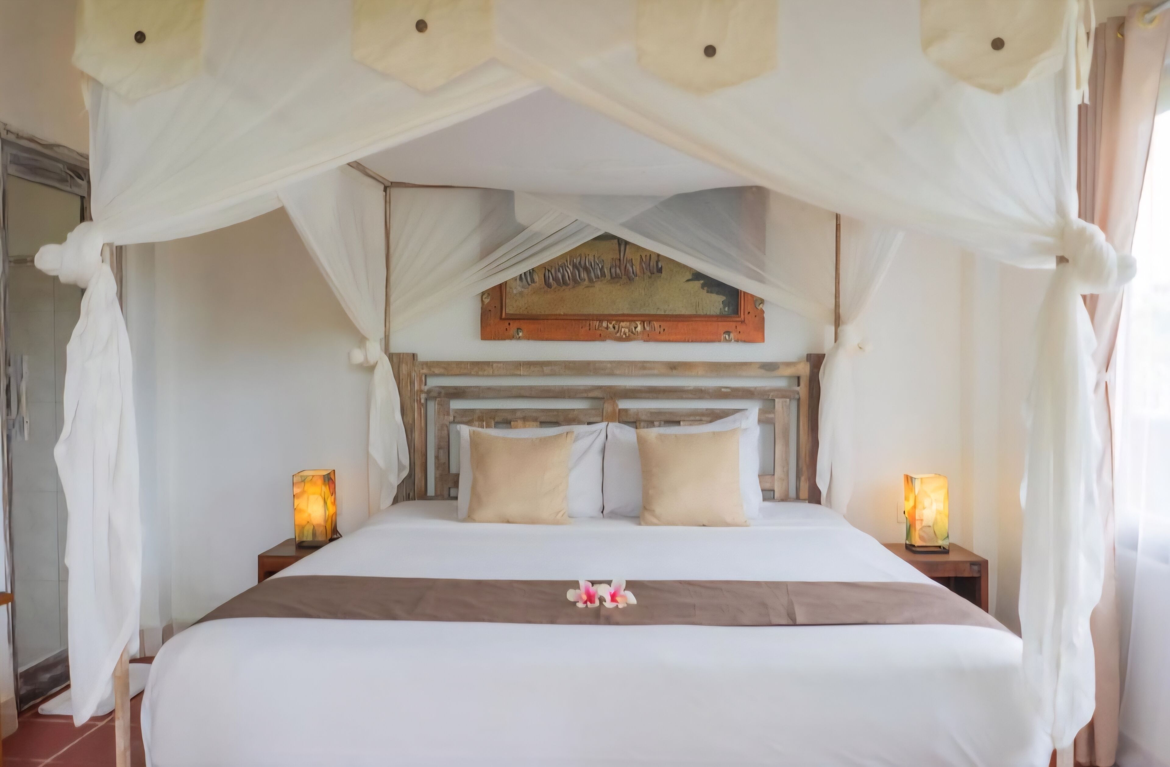 ملاءات من القطن المصري وأغطية فراش متميزة وميني بار