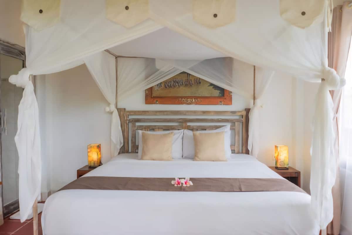 Superior Room, 1 Bedroom | Egyptian cotton sheets, premium bedding, minibar, laptop workspace