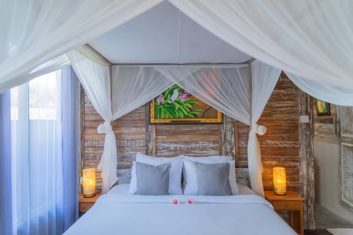 Standard Bungalow | Egyptian cotton sheets, premium bedding, minibar, laptop workspace