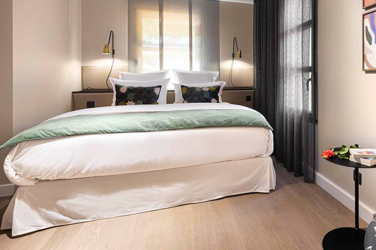 Habitación Deluxe, vista al jardín | Ropa de cama de alta calidad y camas con pillow-top 