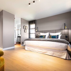 Deluxe-Zimmer, Bergblick | Hochwertige Bettwaren, Pillowtop-Betten, kostenlose Minibar