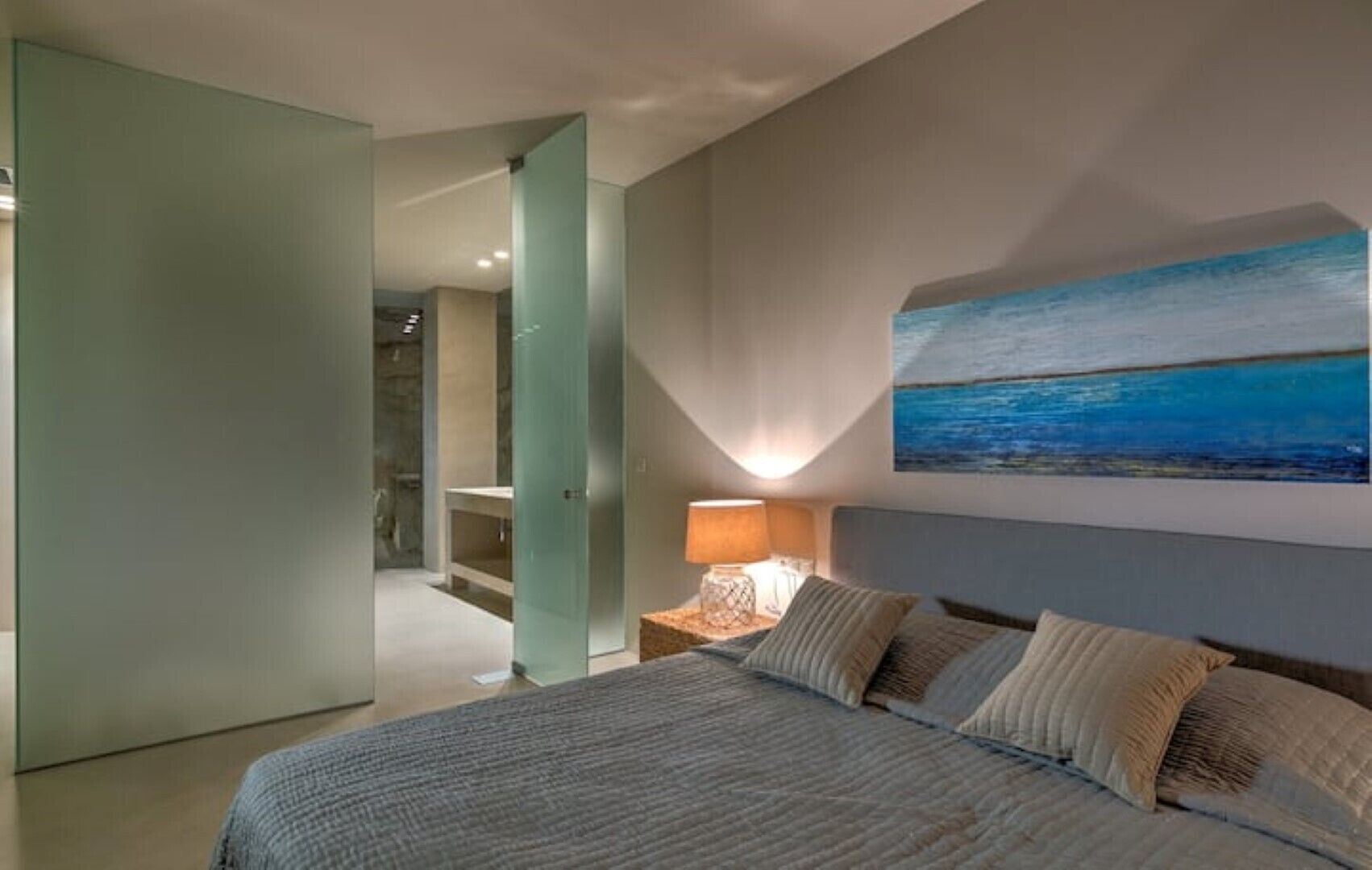 One  Br Private Honeymoon Peaceful Mylo Villa w/ Living room  Close to Mylopotas