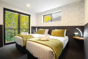 4 bedrooms, iron/ironing board, travel cot, free Internet