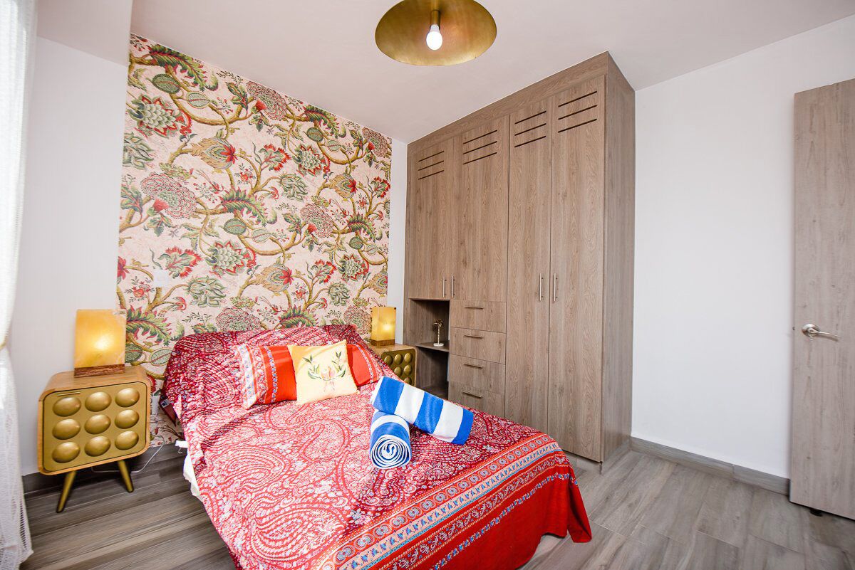 Comfortable House, 15 min to Downtown